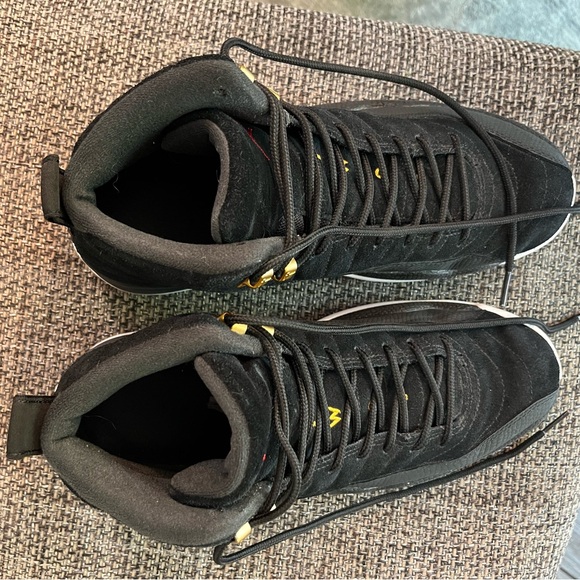 Men’s Jordan Retro 12s Reverse Taxis Size 9 - Picture 6 of 8